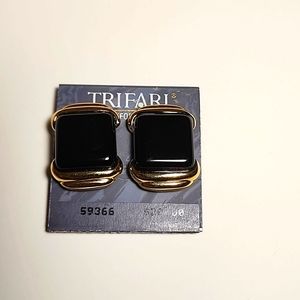 Trifari vintage black and goldtone clip on earrings